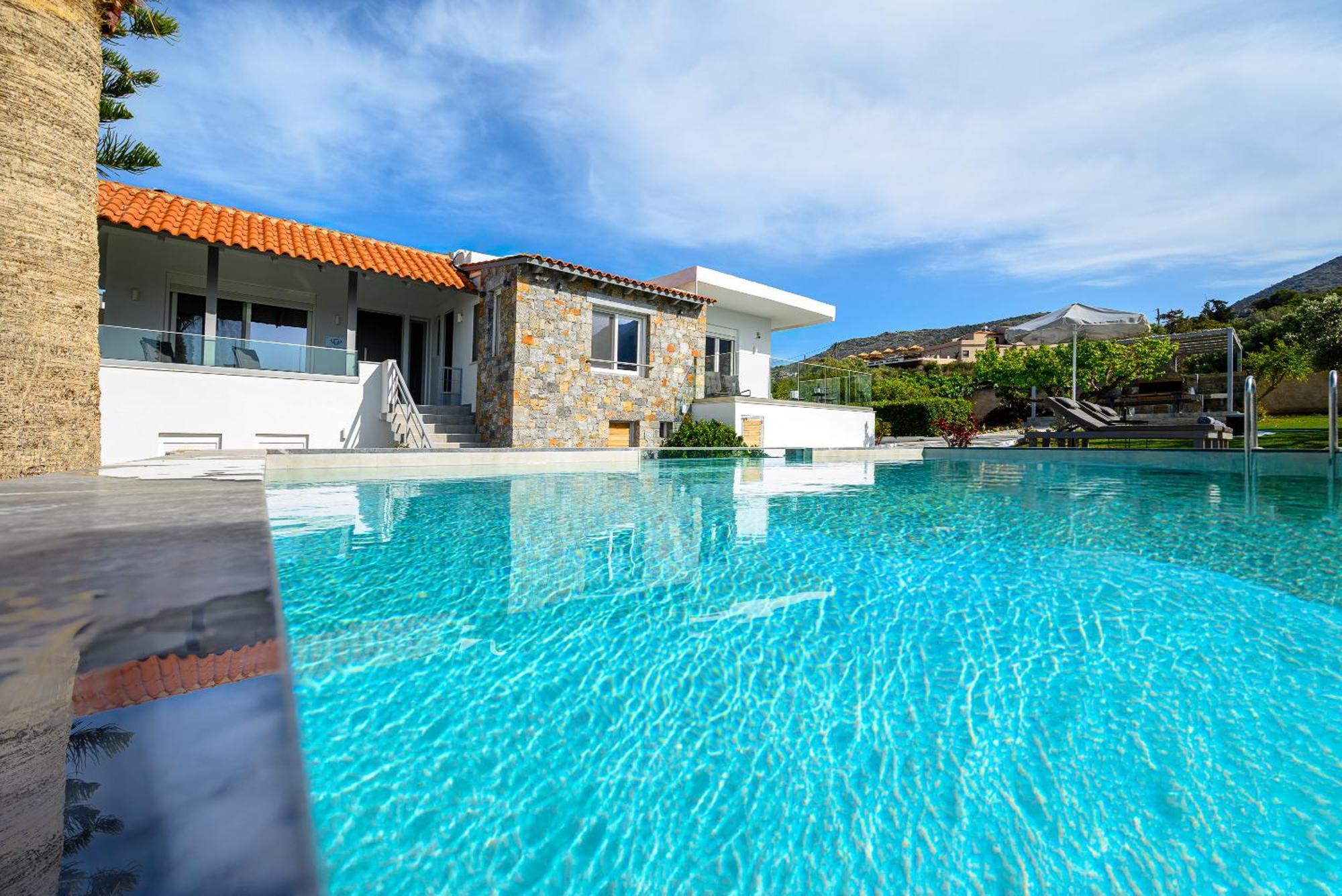 Queen'S Gem Luxury Villa - Heated Jacuzzi & Pool Hersonissos  Exterior foto